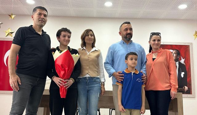 Ortaokullu yazardan imza günü