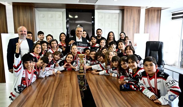 Sporculardan Başkan Uysal'a ziyaret