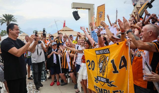 Acun Ilıcalı ve Hull City taraftarı Antalya'da