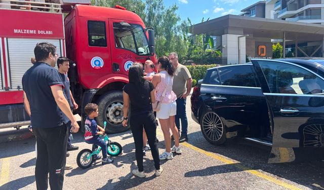 Kilitli kalan çocuğu itfaiye kurtardı