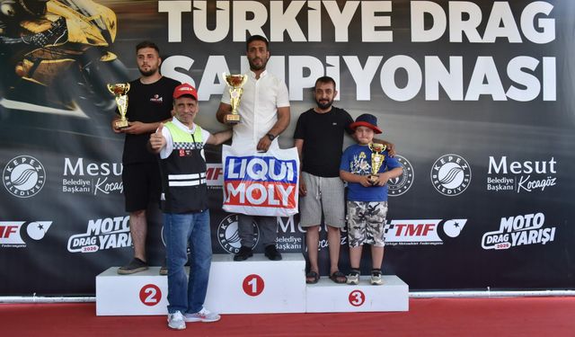 Motodrag şampiyonları kupalarını aldı