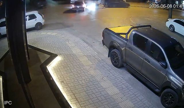 Motosikletli metrelerce uçtu