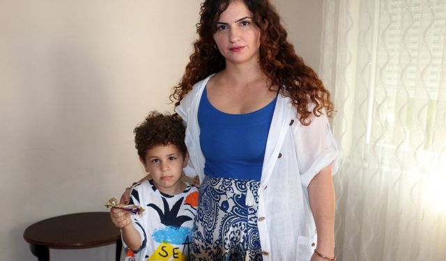 Çikolata sosu zannedip yiyince zehirlendi