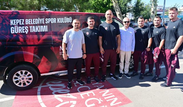 Kepez'in pehlivanları dualarla Tarihi Kırkpınar'a uğurlandı