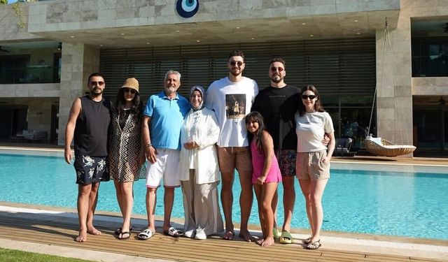 Alperen Şengün, Antalya'da tatil yaptı