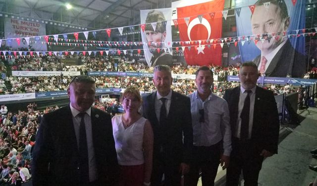 Anahtar Parti Muratpaşa Teşkilatı İzmir’e çıkarma yaptı