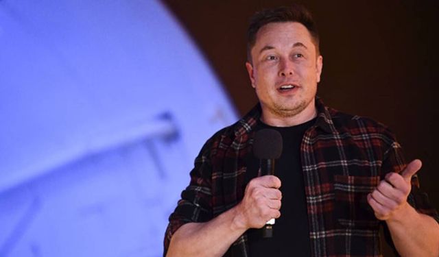 Elon Musk dünyanın ilk dolar trilyoneri