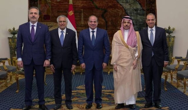 Bakan Fidan, es-Sisi ile bir araya geldi