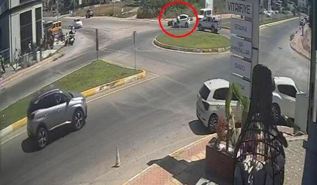 Manavgat'ta kavşakta kaza