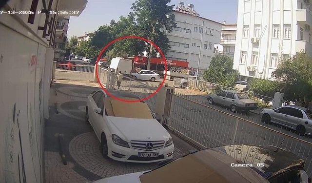 Manavgat'ta tehlikeli kavşakta yine kaza
