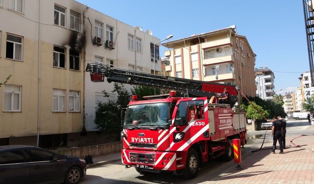 Lojmanda korkutan yangın