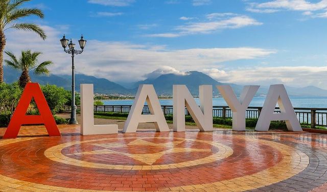 Alanya’da eski hizmet binası kültür merkezine dönüşüyor