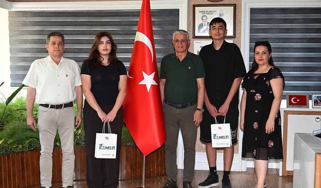 Başkan Topaloğlu öğrencileri ağırladı