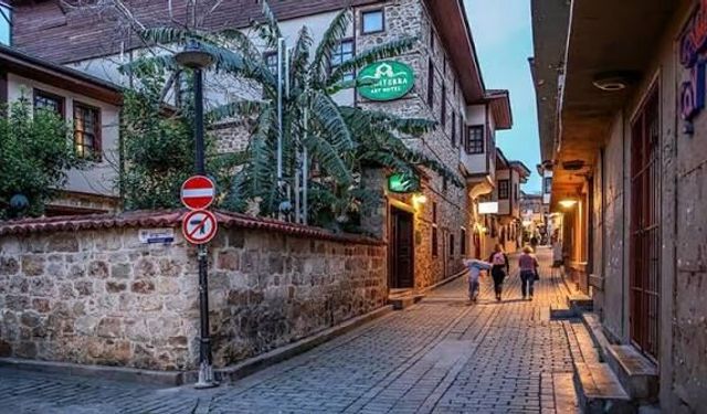 Yalçınkaya: Kaleiçi'nde uygulama yetersiz