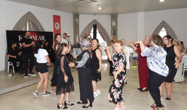 Kepez'de kadınlar matinesi