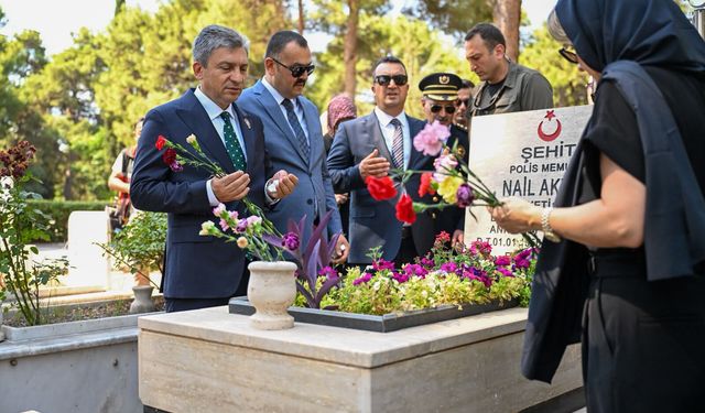 Şehitliklerde 15 Temmuz anma töreni