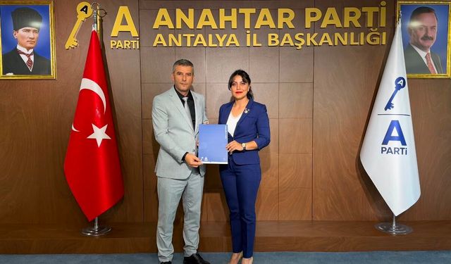 Anahtar Parti Konyaaltı'da görev değişimi