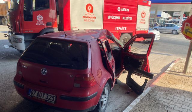 Otomobil ile TIR çarpıştı