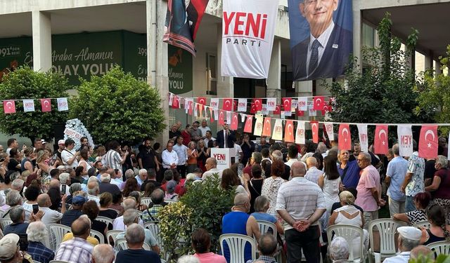 Yeni Parti'den görkemli açılış