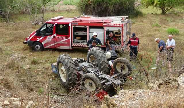 Manavgat'ta traktörün altında kalan öğretmen hayatını kaybetti