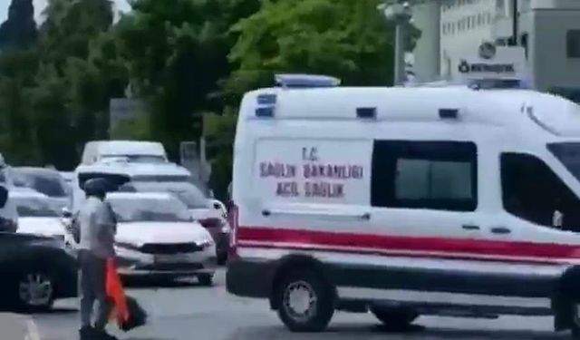 Ambulansa geçiş alanı oluşturdu