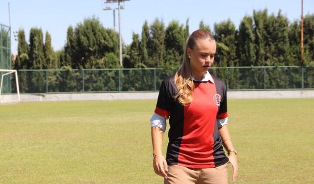 22 yaşında teknik direktör oldu