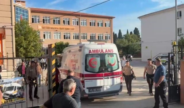 Okul önünde silahlı saldırı: Yaralı öğrenciler var