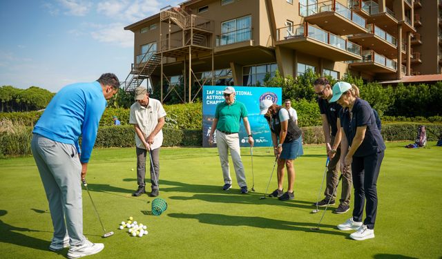 Astronotlar Belek'in tanıtımı için golf oynadı