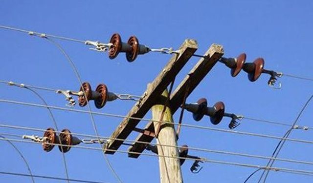 ENERJİ İLETİM HATLARINDA İZOLATÖR İLAVESİ, DEĞİŞİMİ VE TERS V ASKI TAKIMI MONTAJI YAPIM İŞİ