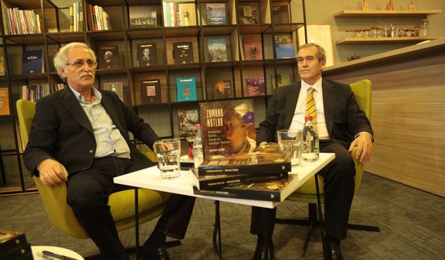 Nevzat Çevik’in “Zamana Notlar” kitabı okurla buluştu