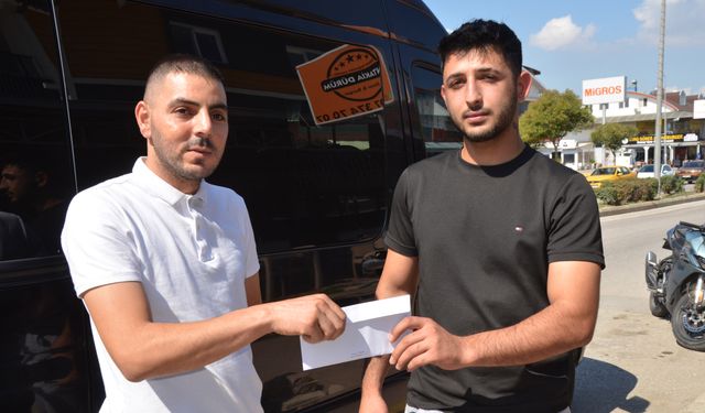 Parasını teslim aldı