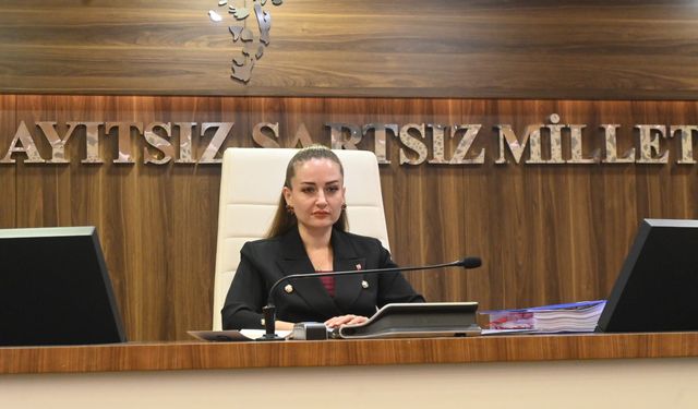 Büşra Özdemir’den parti değiştirme iddialarına yanıt