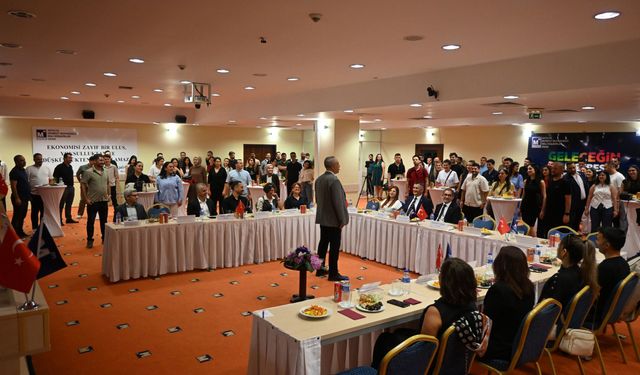Antalya'da mali müşavir adaylarına insan odaklı meslek eğitimi