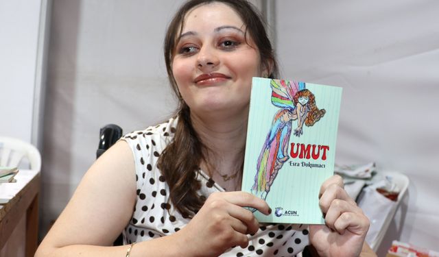 Esra hayat hikayesini kitabı 'Umut'ta anlattı