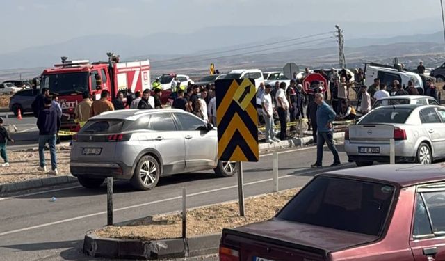 Milletvekilinin konvoyunda kaza: 1 ölü, 4 yaralı