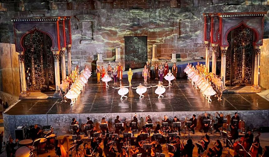 Aspendos'ta festival zamanı