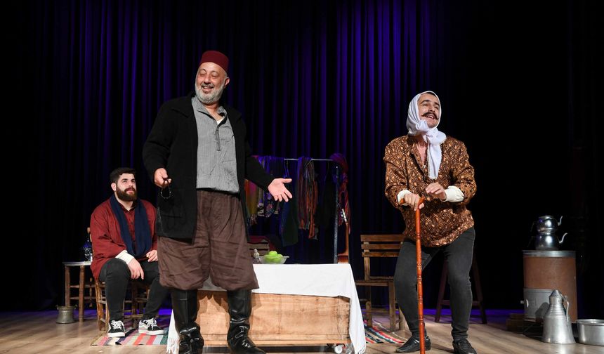 Konyaaltı'dan tiyatro dolu hafta sonu