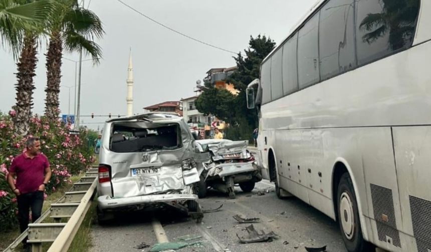 Antalya'da zincirleme kaza