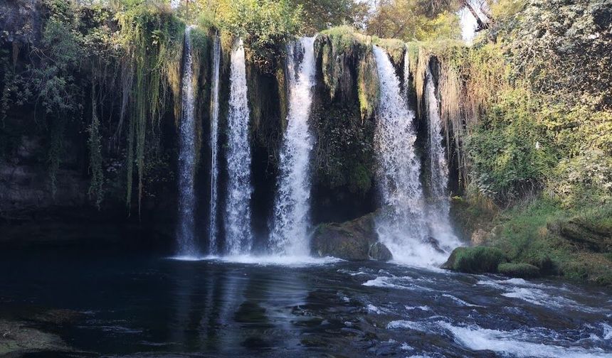 Düden Şelalesi'nde su seviyesi yükseldi