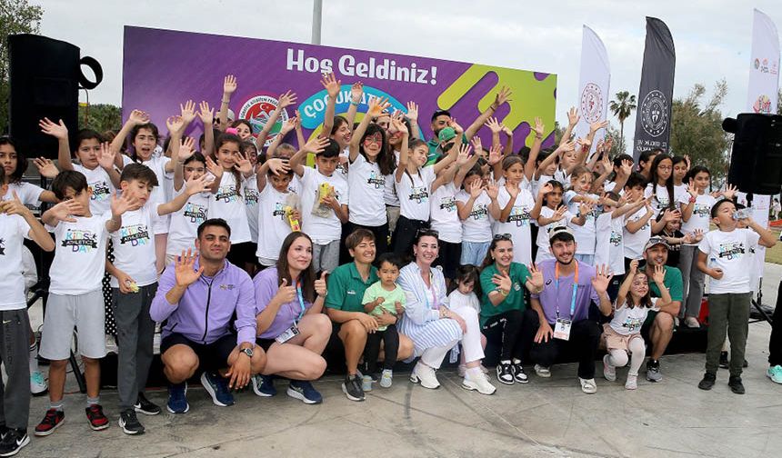 Antalya'da 'Çocuk Atletizm Şenliği' düzenlendi