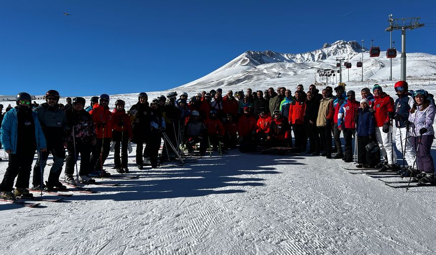 Erciyes'te kayak sezonu açıldı