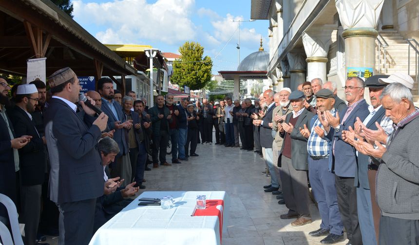 Korkuteli'de hacı adayları uğurlandı