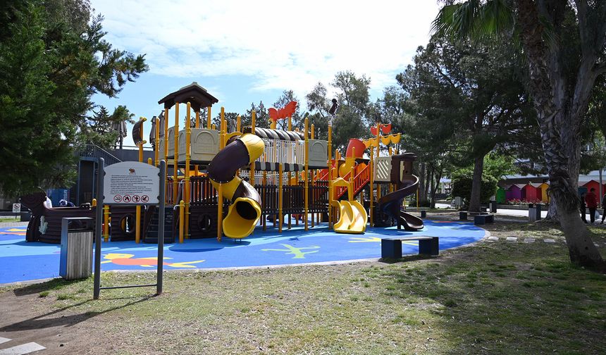 Kemer’de parklar yenileniyor