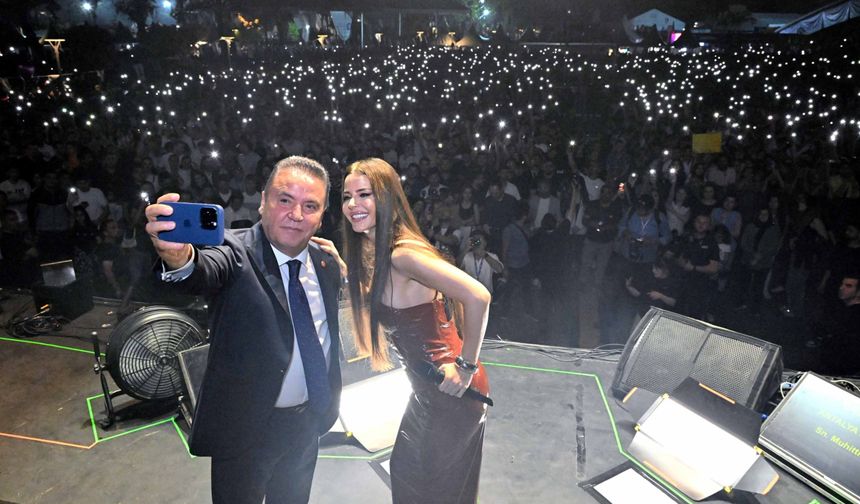 Antalyalılar Simge ile coştu