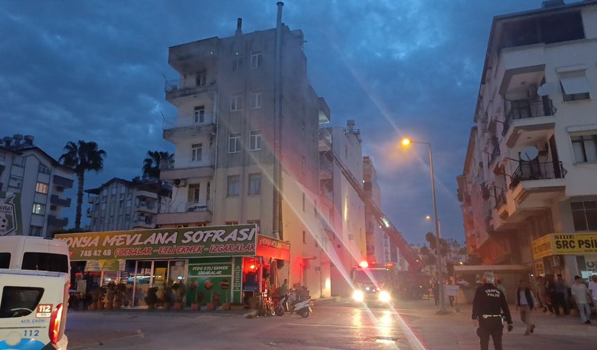Manavgat'ta korkutan yangın