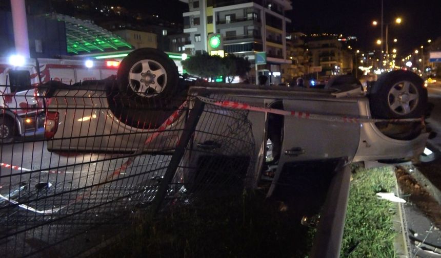 Alanya'da otomobil takla attı
