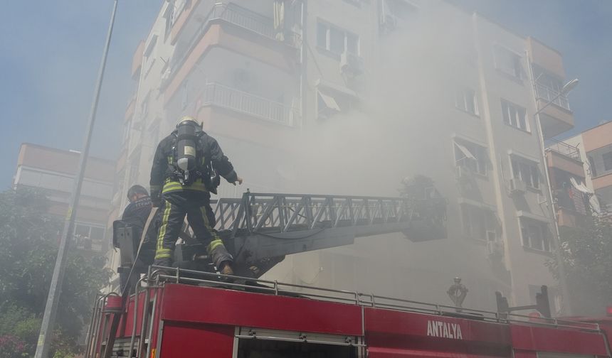 Muratpaşa'da yangın paniği