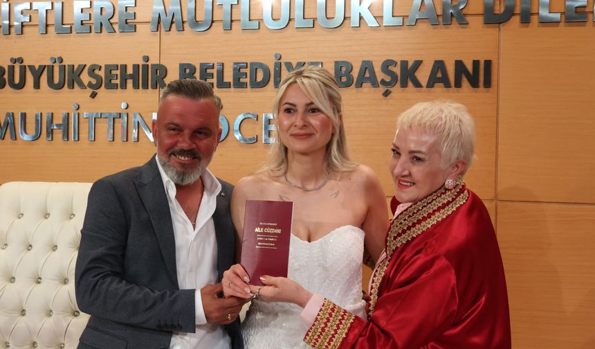 Antalya'da nikah salonlarında yoğunluk