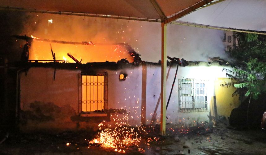 Antalya'da gecekondu yangını