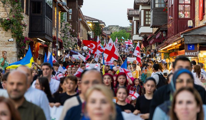 Manavgat'ta dans ve müzik festivali